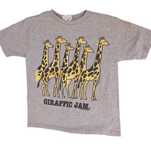 Youth giraffe graphic print gray T-shirt size 5/6‎